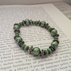 Elegant Green Beaded Bracelet